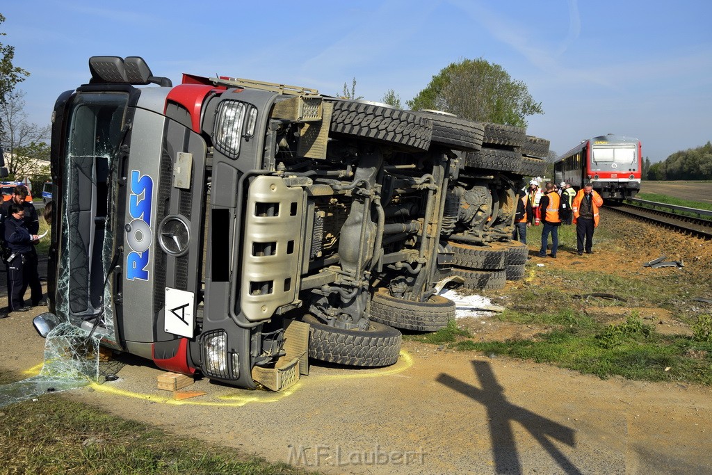 Schwerer VU LKW Zug Bergheim Kenten Koelnerstr P098.JPG - Miklos Laubert